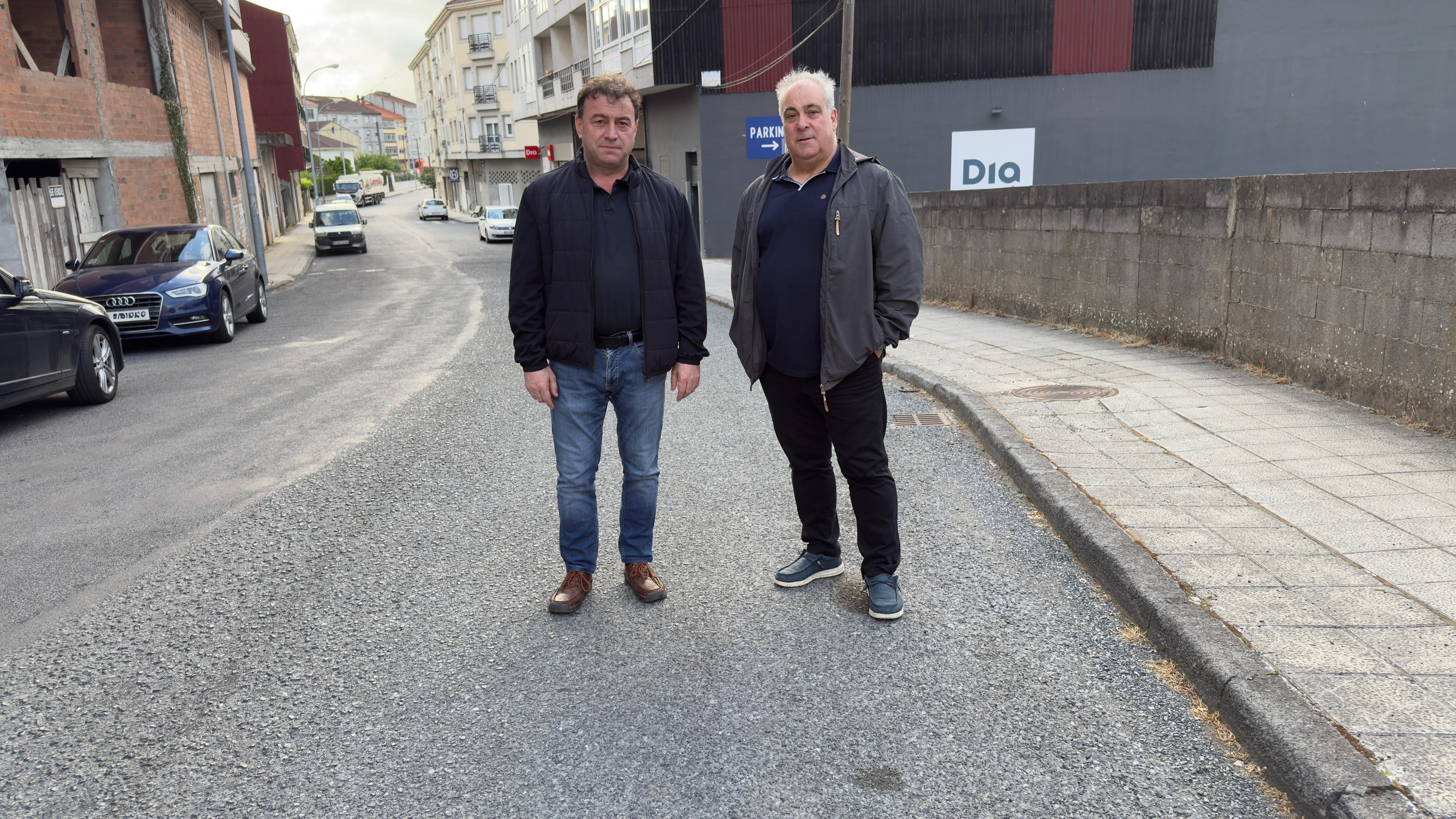 O alcalde, Eloy Pérez, e o concelleiro Balbino Martínez.