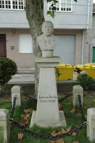 Fotografía de la escultura de Lorenzo Varela