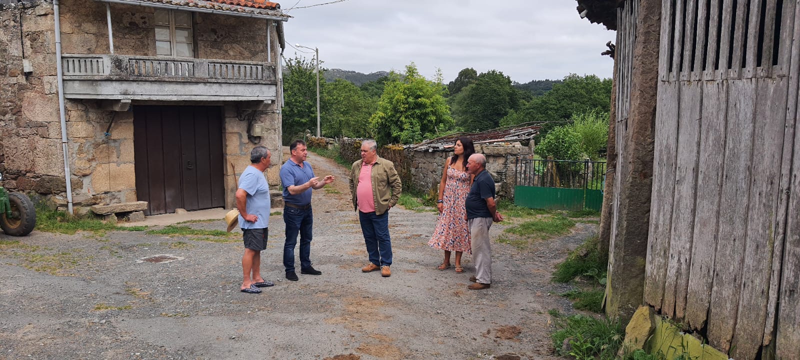 O equipo de goberno de Monterroso no núcleo de Sandolfe.