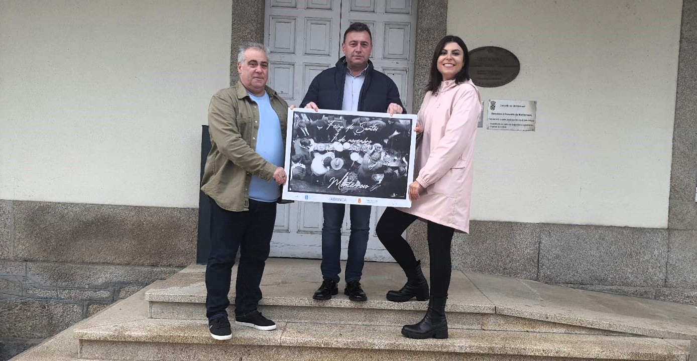 O alcalde, Eloy Pérez, cos concelleiros Jessica Rodríguez e Balbino Martínez.