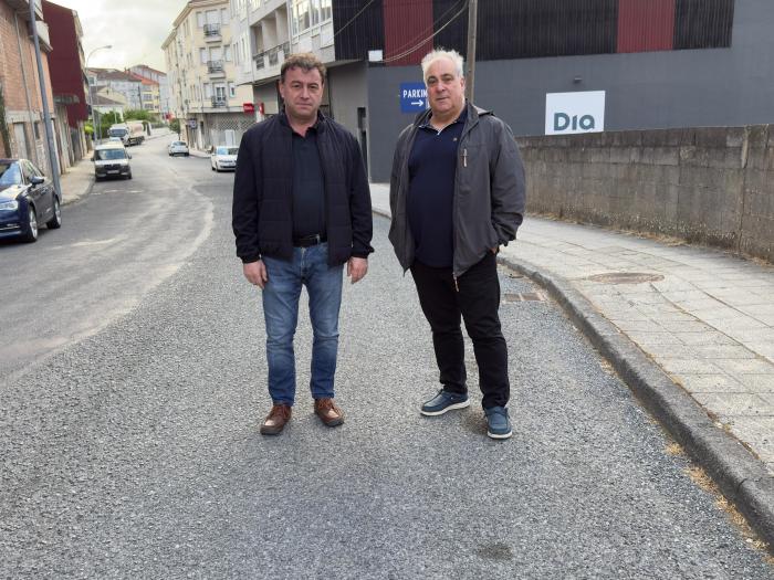O alcalde, Eloy Pérez, e o concelleiro Balbino Martínez.